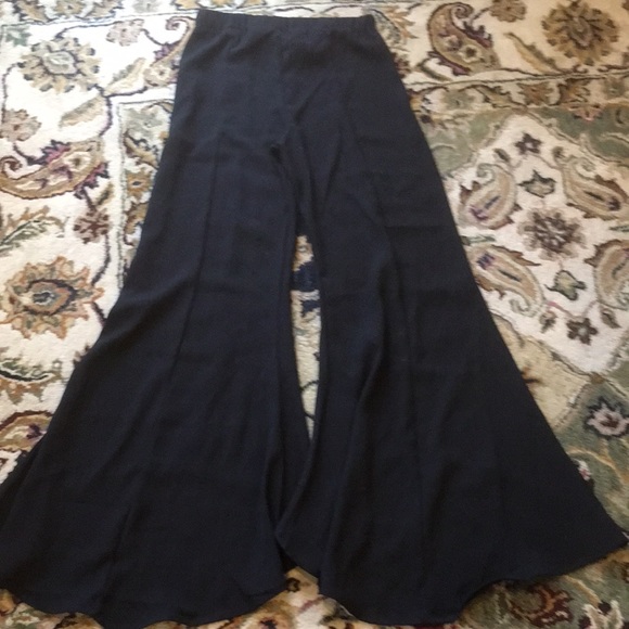 Masseys Black Ruffled Hem High-Low Flare Pants size Small - Picture 7 of 10